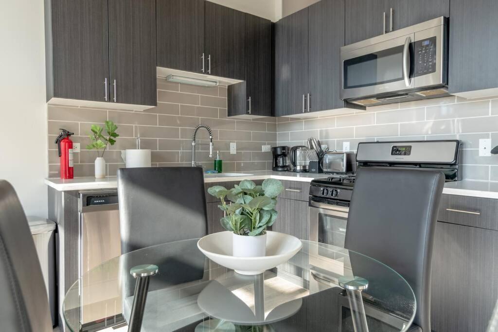 Mccormick Place Beautiful 2Br Apartment With Optional Parking Sleeps Up To 8 Near Soldier Field, Grant Park And Lakefront Trail Chicago Eksteriør bilde
