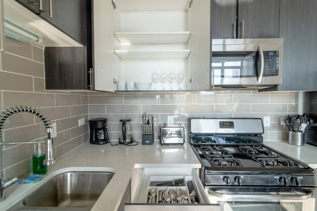 Mccormick Place Beautiful 2Br Apartment With Optional Parking Sleeps Up To 8 Near Soldier Field, Grant Park And Lakefront Trail Chicago Eksteriør bilde